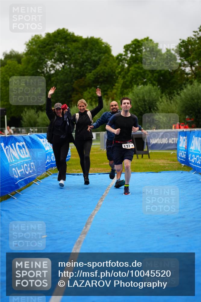 30.08.2026 - Elbe Triathlon Hamburg LAZAROV Photography http://msf.ph/oto/10045520 30.08.2026 17:02:40 Ziel  meine-sportfotos.de