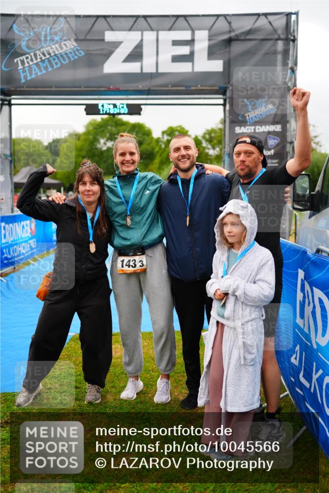 30.08.2026 - Elbe Triathlon Hamburg LAZAROV Photography http://msf.ph/oto/10045566 30.08.2026 17:03:04 Ziel  meine-sportfotos.de