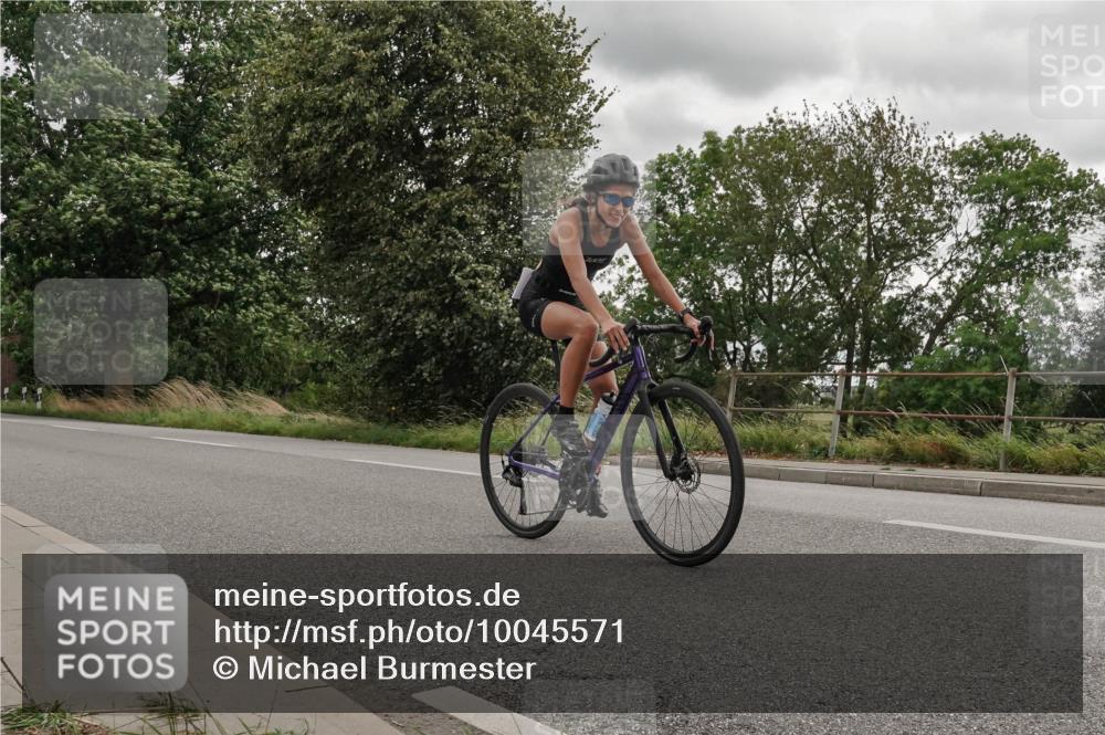 30.08.2026 - Elbe Triathlon Hamburg Michael Burmester http://msf.ph/oto/10045571 30.08.2026 15:27:32 Radfahren  meine-sportfotos.de