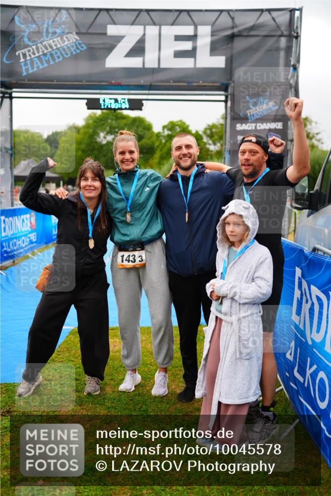 30.08.2026 - Elbe Triathlon Hamburg LAZAROV Photography http://msf.ph/oto/10045578 30.08.2026 17:03:04 Ziel  meine-sportfotos.de