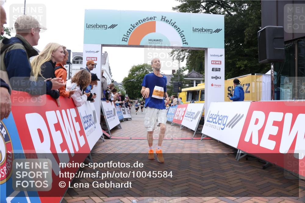 30.08.2026 - Blankeneser Heldenlauf Lena Gebhardt http://msf.ph/oto/10045584 30.08.2026 11:51:14 Ziel 2374, 2694, 2707 meine-sportfotos.de