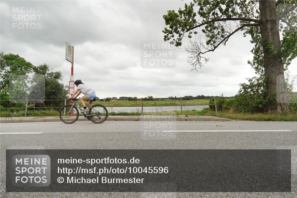 30.08.2026 - Elbe Triathlon Hamburg Michael Burmester http://msf.ph/oto/10045596 30.08.2026 14:25:16 Radfahren  meine-sportfotos.de