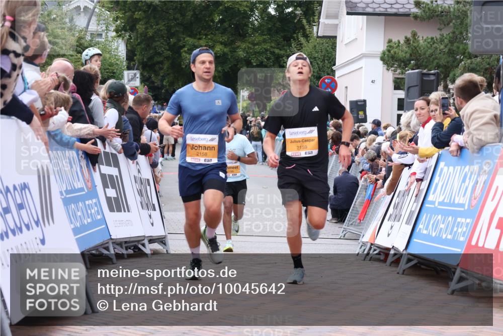 30.08.2026 - Blankeneser Heldenlauf Lena Gebhardt http://msf.ph/oto/10045642 30.08.2026 11:51:19 Ziel 2158, 2159, 2694, 2799 meine-sportfotos.de