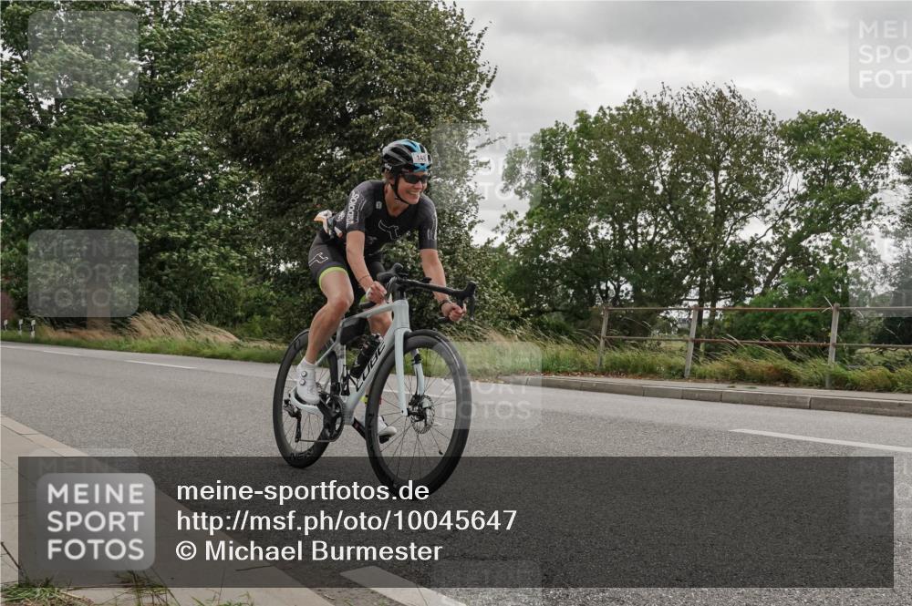 30.08.2026 - Elbe Triathlon Hamburg Michael Burmester http://msf.ph/oto/10045647 30.08.2026 15:28:37 Radfahren  meine-sportfotos.de