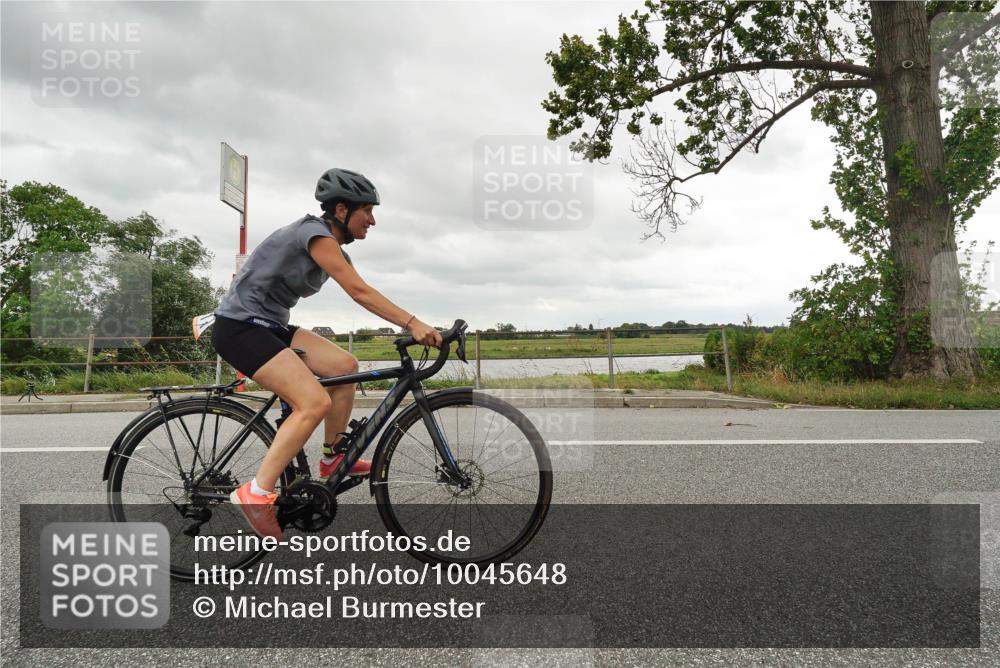 30.08.2026 - Elbe Triathlon Hamburg Michael Burmester http://msf.ph/oto/10045648 30.08.2026 14:27:03 Radfahren 141 meine-sportfotos.de
