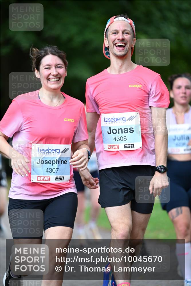 30.08.2026 - Blankeneser Heldenlauf Dr. Thomas Lammeyer http://msf.ph/oto/10045670 30.08.2026 11:22:50 Laufen 4308, 4307, 7 meine-sportfotos.de