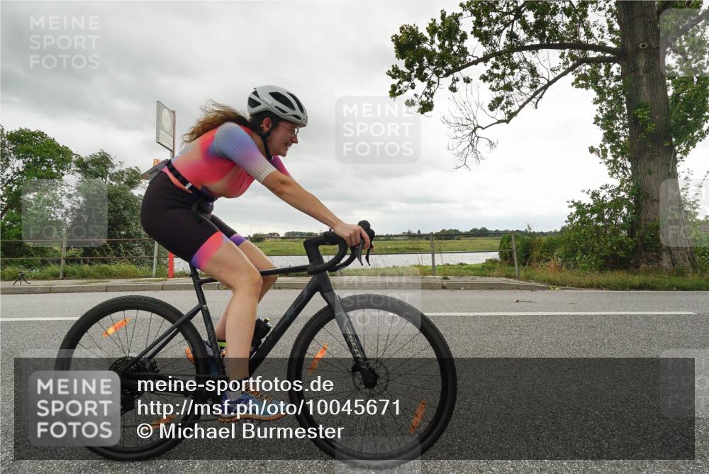 30.08.2026 - Elbe Triathlon Hamburg Michael Burmester http://msf.ph/oto/10045671 30.08.2026 14:28:06 Radfahren 160 meine-sportfotos.de