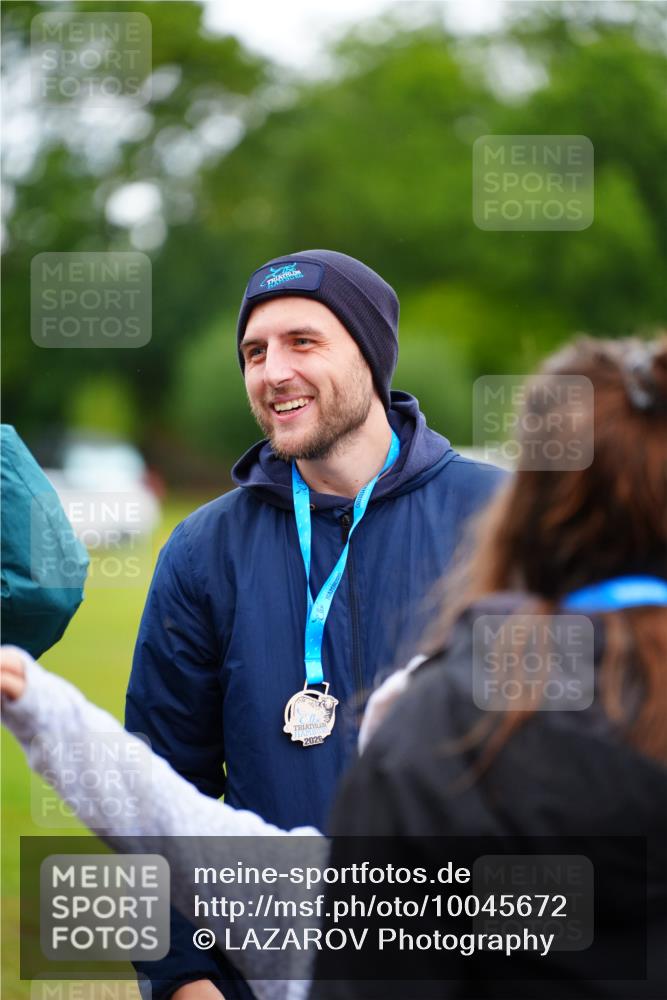 30.08.2026 - Elbe Triathlon Hamburg LAZAROV Photography http://msf.ph/oto/10045672 30.08.2026 17:04:02 Ziel  meine-sportfotos.de