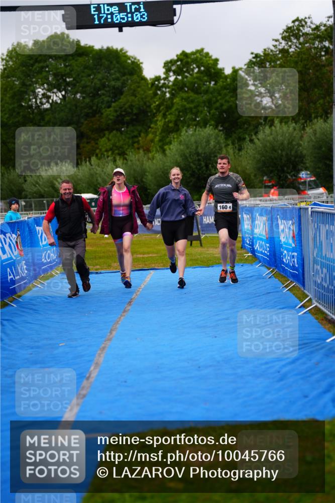 30.08.2026 - Elbe Triathlon Hamburg LAZAROV Photography http://msf.ph/oto/10045766 30.08.2026 17:05:03 Ziel  meine-sportfotos.de