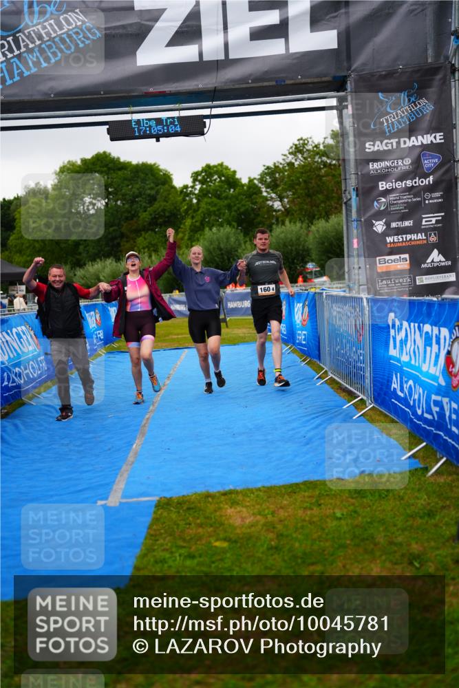 30.08.2026 - Elbe Triathlon Hamburg LAZAROV Photography http://msf.ph/oto/10045781 30.08.2026 17:05:04 Ziel  meine-sportfotos.de