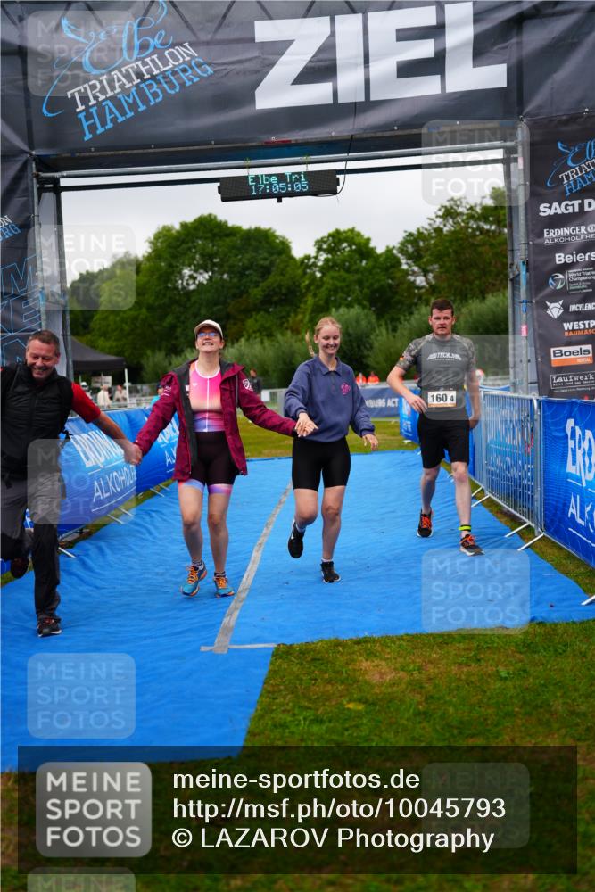 30.08.2026 - Elbe Triathlon Hamburg LAZAROV Photography http://msf.ph/oto/10045793 30.08.2026 17:05:05 Ziel  meine-sportfotos.de