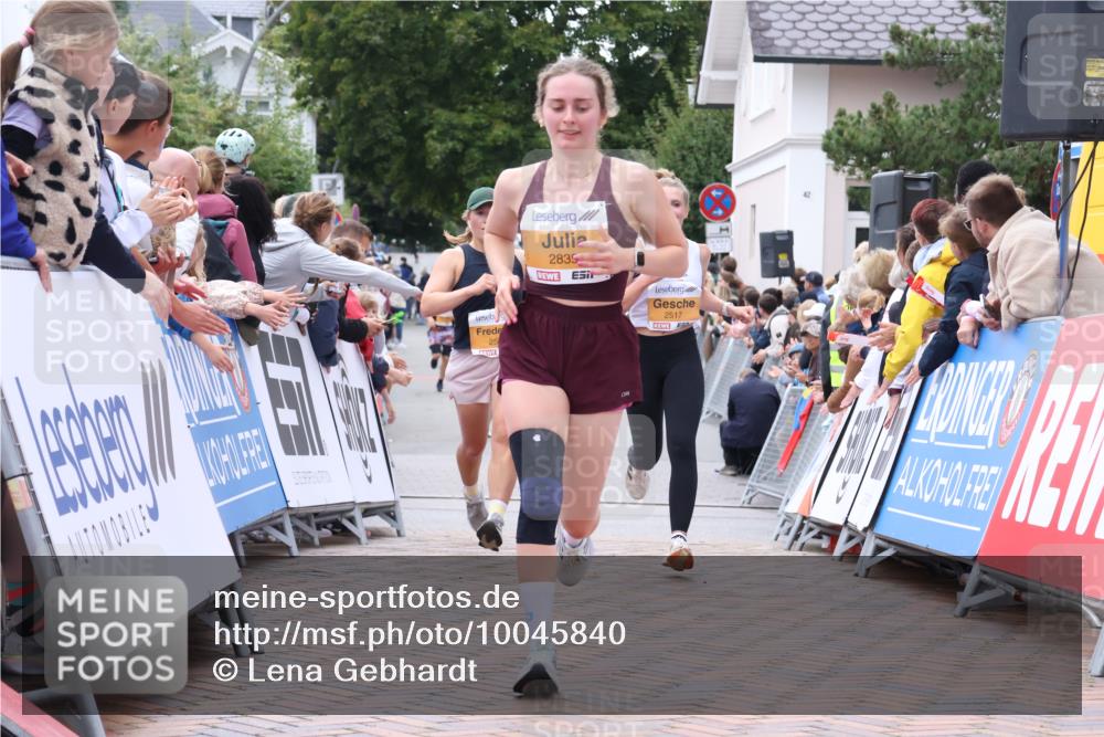 30.08.2026 - Blankeneser Heldenlauf Lena Gebhardt http://msf.ph/oto/10045840 30.08.2026 11:51:35 Ziel 2504, 2508, 2517, 2835 meine-sportfotos.de