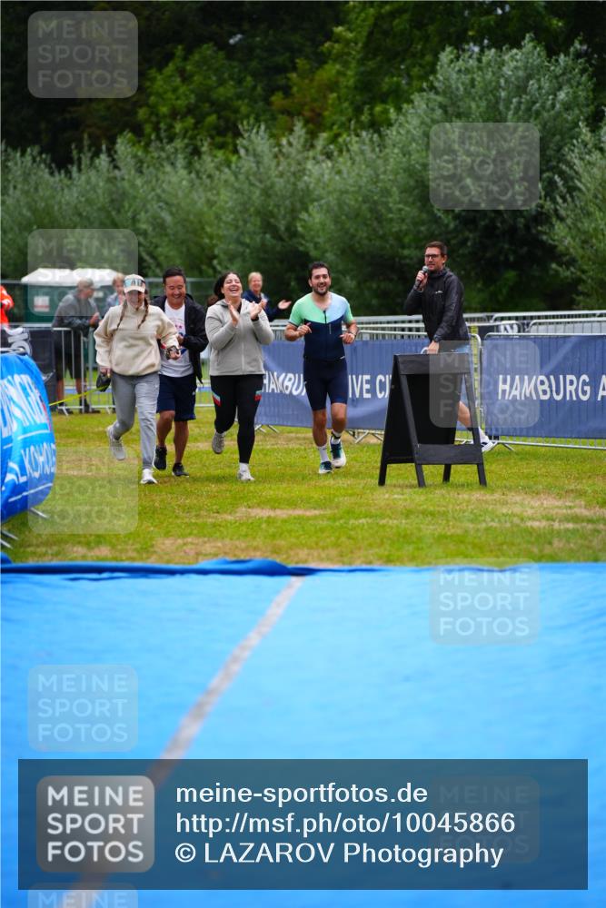 30.08.2026 - Elbe Triathlon Hamburg LAZAROV Photography http://msf.ph/oto/10045866 30.08.2026 17:09:44 Ziel  meine-sportfotos.de