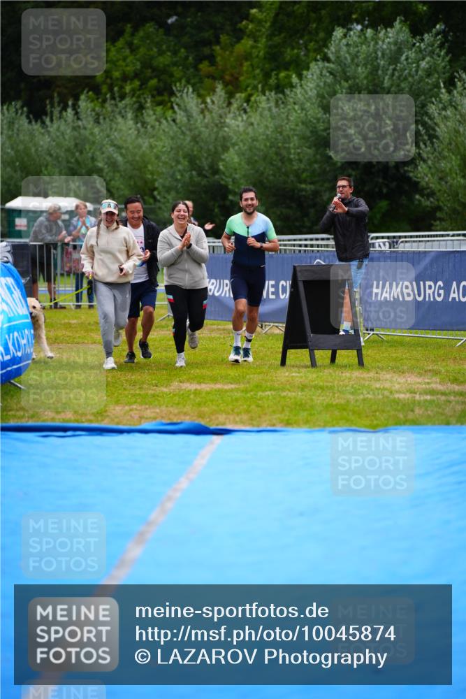 30.08.2026 - Elbe Triathlon Hamburg LAZAROV Photography http://msf.ph/oto/10045874 30.08.2026 17:09:44 Ziel  meine-sportfotos.de