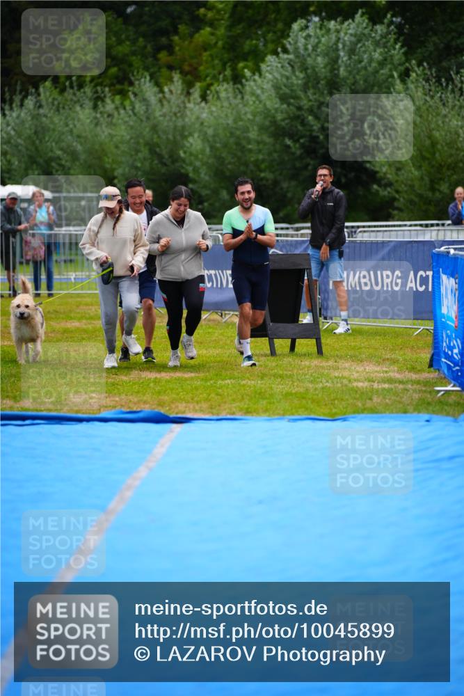 30.08.2026 - Elbe Triathlon Hamburg LAZAROV Photography http://msf.ph/oto/10045899 30.08.2026 17:09:45 Ziel  meine-sportfotos.de