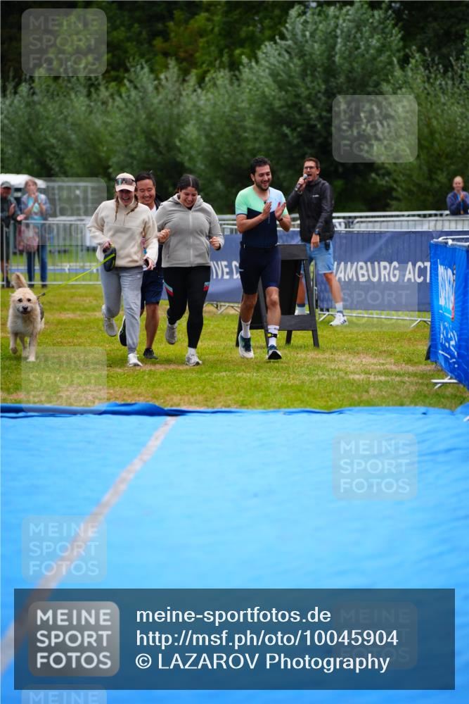 30.08.2026 - Elbe Triathlon Hamburg LAZAROV Photography http://msf.ph/oto/10045904 30.08.2026 17:09:45 Ziel  meine-sportfotos.de