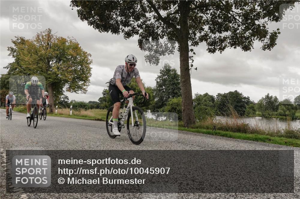 30.08.2026 - Elbe Triathlon Hamburg Michael Burmester http://msf.ph/oto/10045907 30.08.2026 09:29:35 Radfahren 393, 395, 430, 532, 702, 722, 750 meine-sportfotos.de