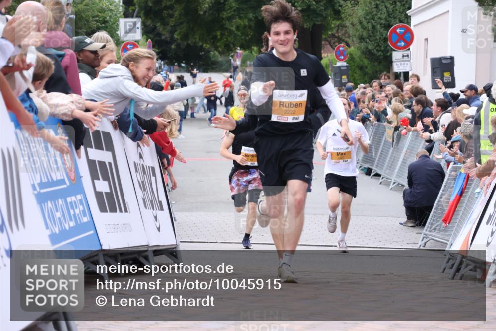 30.08.2026 - Blankeneser Heldenlauf Lena Gebhardt http://msf.ph/oto/10045915 30.08.2026 11:51:39 Ziel 2222, 2508, 2517, 2554, 2835 meine-sportfotos.de