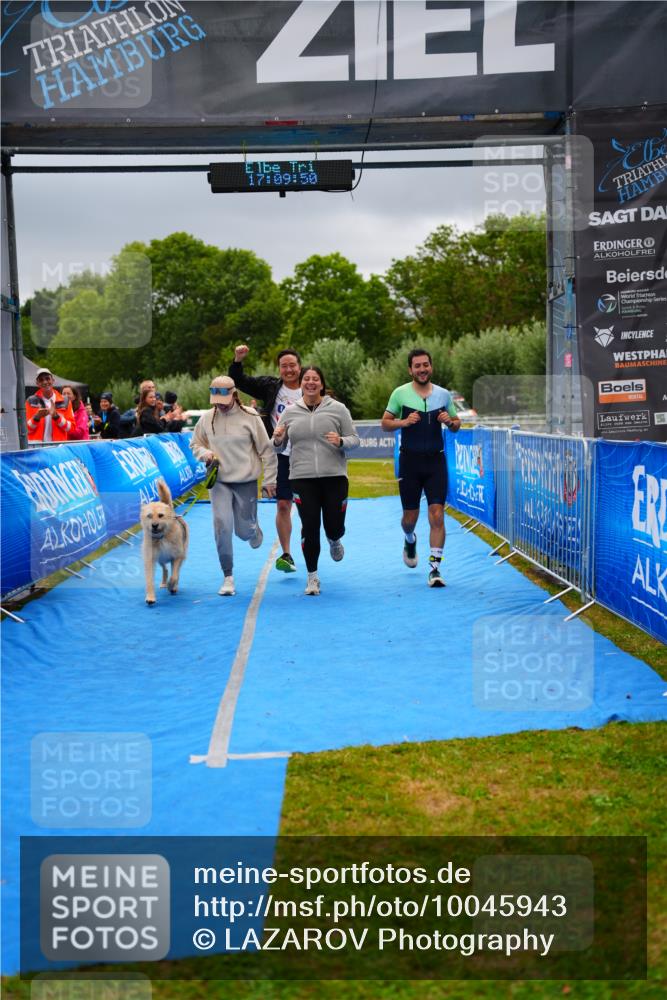 30.08.2026 - Elbe Triathlon Hamburg LAZAROV Photography http://msf.ph/oto/10045943 30.08.2026 17:09:50 Ziel  meine-sportfotos.de