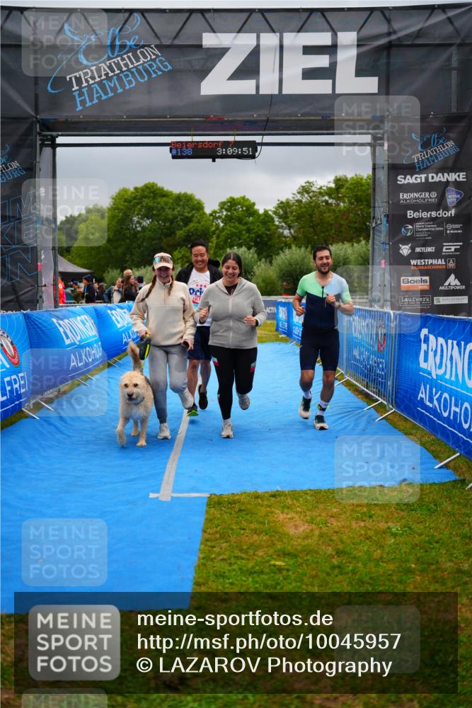 30.08.2026 - Elbe Triathlon Hamburg LAZAROV Photography http://msf.ph/oto/10045957 30.08.2026 17:09:51 Ziel  meine-sportfotos.de