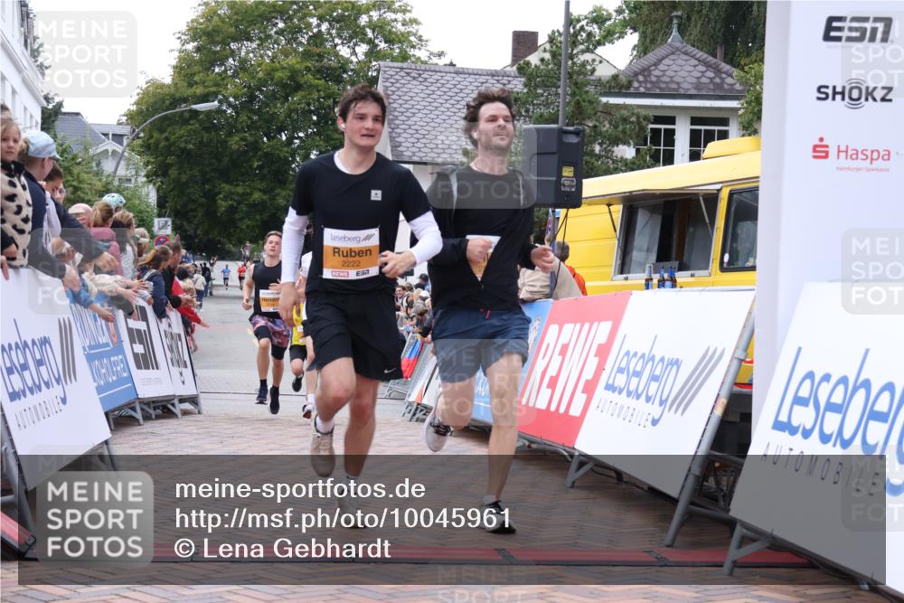 30.08.2026 - Blankeneser Heldenlauf Lena Gebhardt http://msf.ph/oto/10045961 30.08.2026 11:51:42 Ziel 2222, 2229, 2369, 2508, 2517, 2554, 2749, 2835 meine-sportfotos.de