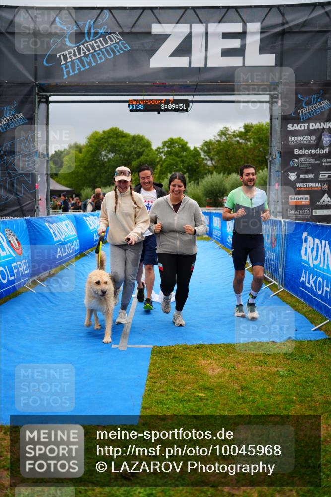 30.08.2026 - Elbe Triathlon Hamburg LAZAROV Photography http://msf.ph/oto/10045968 30.08.2026 17:09:51 Ziel  meine-sportfotos.de