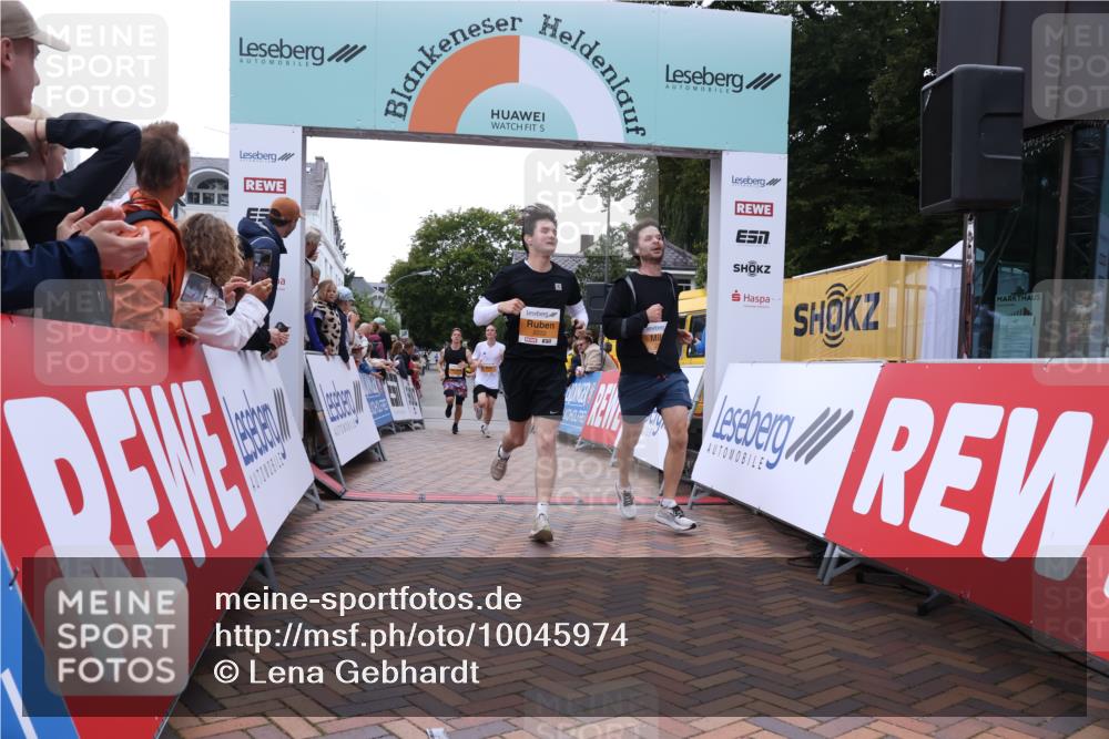 30.08.2026 - Blankeneser Heldenlauf Lena Gebhardt http://msf.ph/oto/10045974 30.08.2026 11:51:42 Ziel 2222, 2229, 2369, 2508, 2517, 2554, 2749, 2835 meine-sportfotos.de