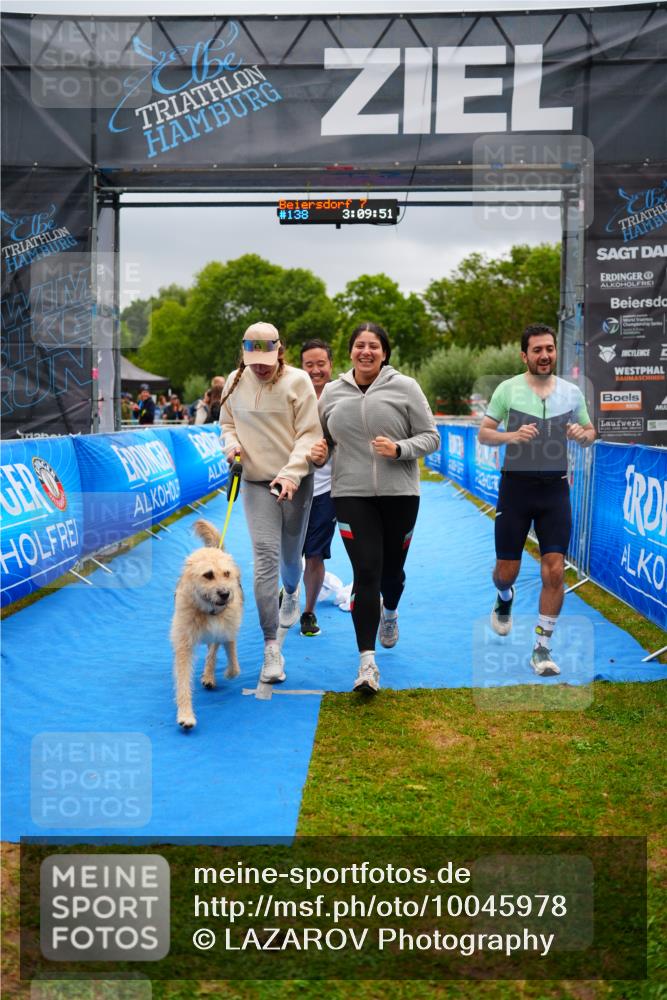 30.08.2026 - Elbe Triathlon Hamburg LAZAROV Photography http://msf.ph/oto/10045978 30.08.2026 17:09:51 Ziel  meine-sportfotos.de