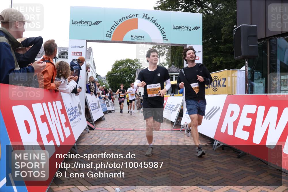 30.08.2026 - Blankeneser Heldenlauf Lena Gebhardt http://msf.ph/oto/10045987 30.08.2026 11:51:43 Ziel 2222, 2229, 2369, 2508, 2517, 2554, 2749, 2835 meine-sportfotos.de