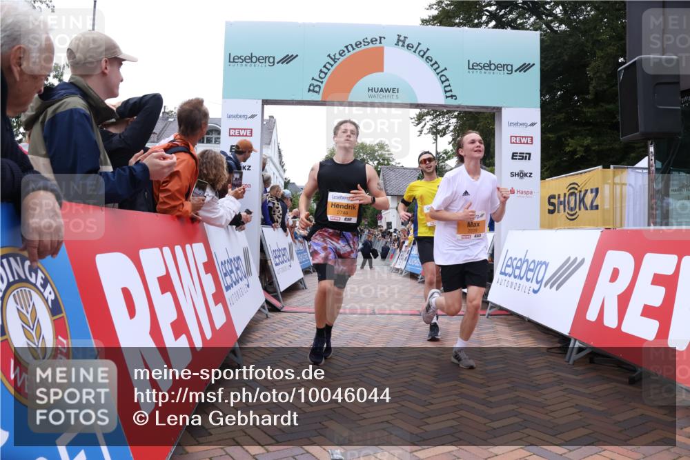 30.08.2026 - Blankeneser Heldenlauf Lena Gebhardt http://msf.ph/oto/10046044 30.08.2026 11:51:45 Ziel 2222, 2229, 2369, 2508, 2517, 2554, 2749 meine-sportfotos.de