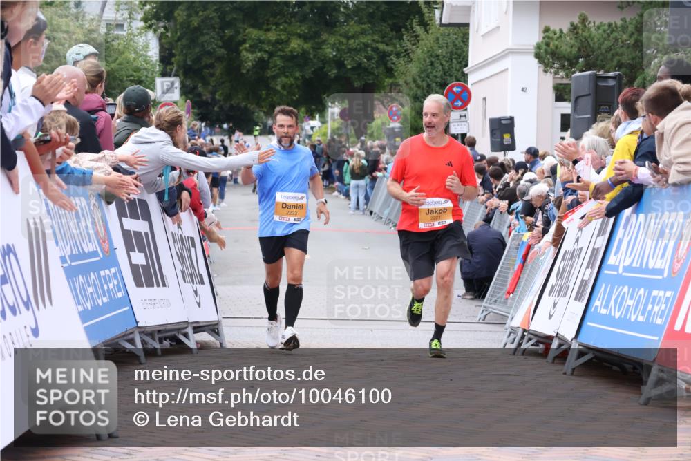 30.08.2026 - Blankeneser Heldenlauf Lena Gebhardt http://msf.ph/oto/10046100 30.08.2026 11:52:12 Ziel 2221, 2223 meine-sportfotos.de