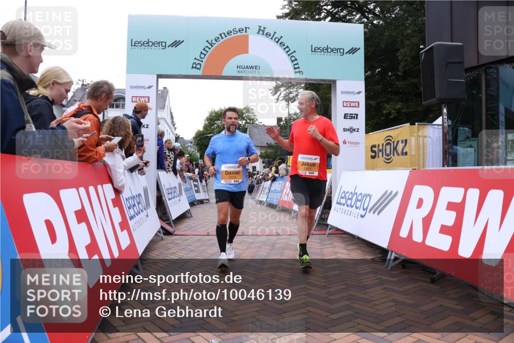30.08.2026 - Blankeneser Heldenlauf Lena Gebhardt http://msf.ph/oto/10046139 30.08.2026 11:52:17 Ziel 2221, 2223 meine-sportfotos.de