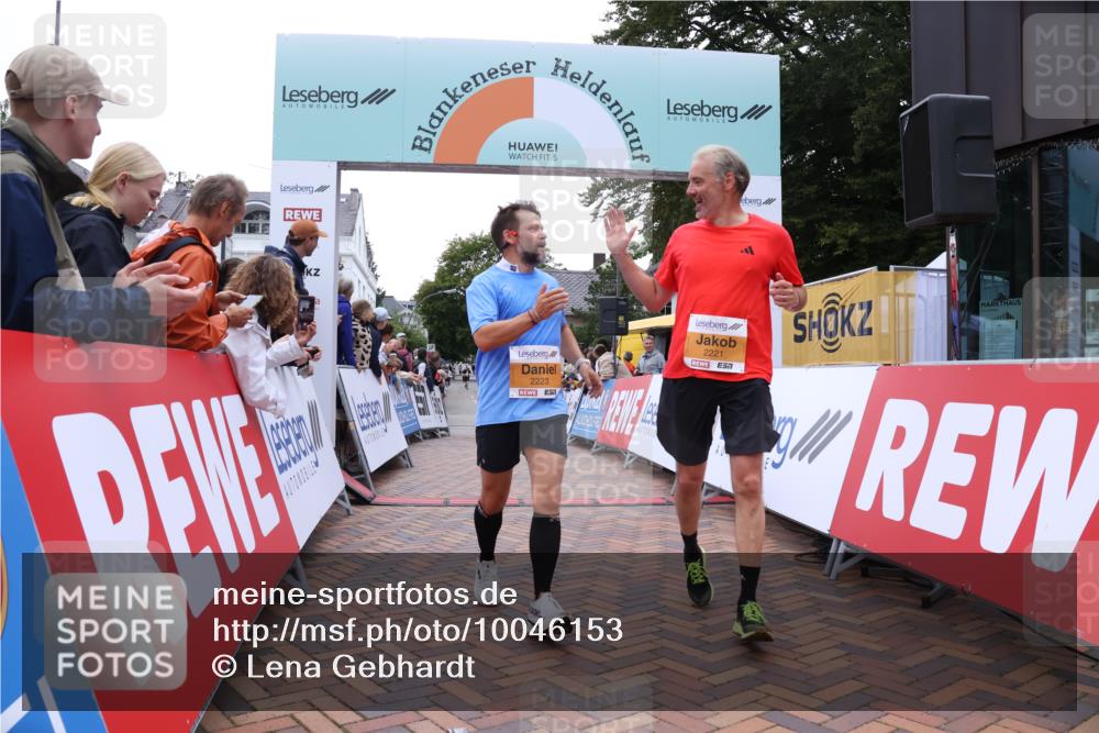 30.08.2026 - Blankeneser Heldenlauf Lena Gebhardt http://msf.ph/oto/10046153 30.08.2026 11:52:17 Ziel 2221, 2223 meine-sportfotos.de