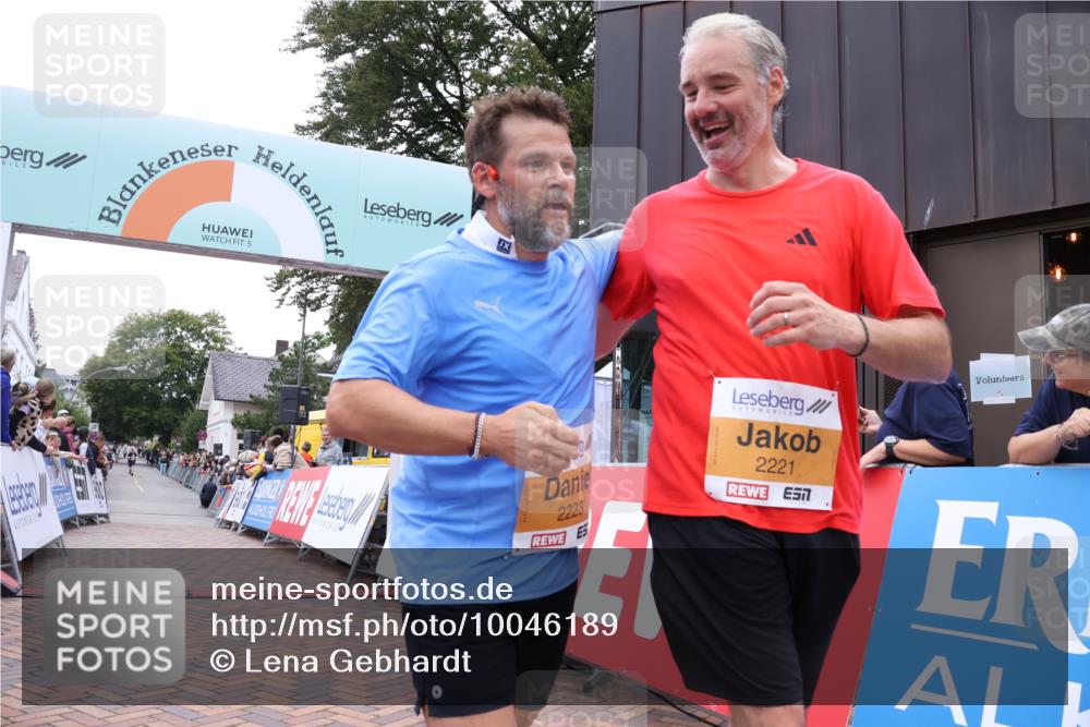 30.08.2026 - Blankeneser Heldenlauf Lena Gebhardt http://msf.ph/oto/10046189 30.08.2026 11:52:18 Ziel 2221, 2223 meine-sportfotos.de