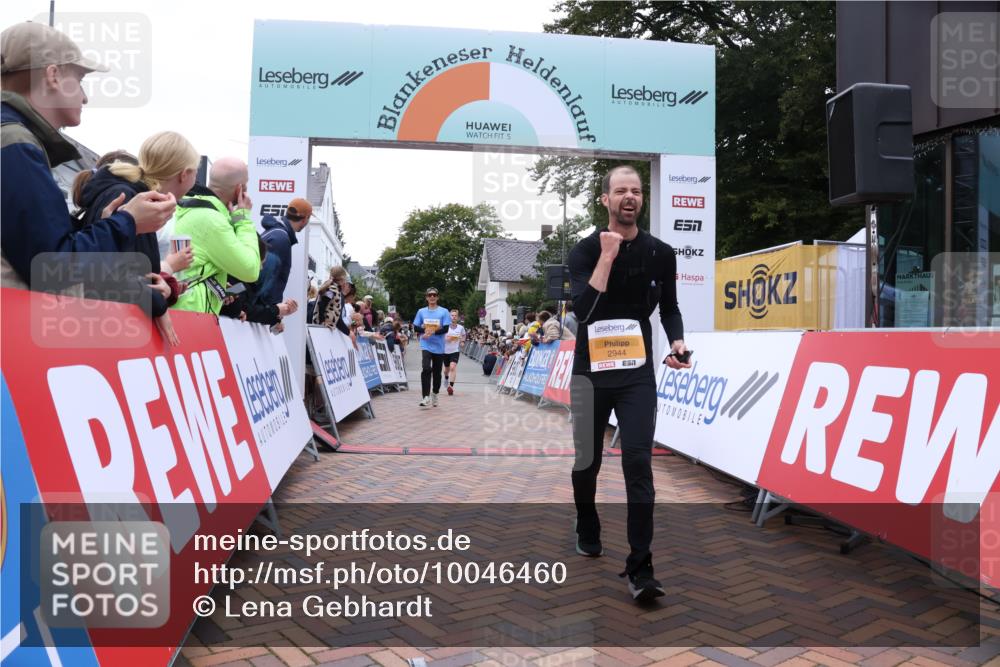 30.08.2026 - Blankeneser Heldenlauf Lena Gebhardt http://msf.ph/oto/10046460 30.08.2026 11:52:51 Ziel 2016, 2627, 2911, 2944, 4456 meine-sportfotos.de