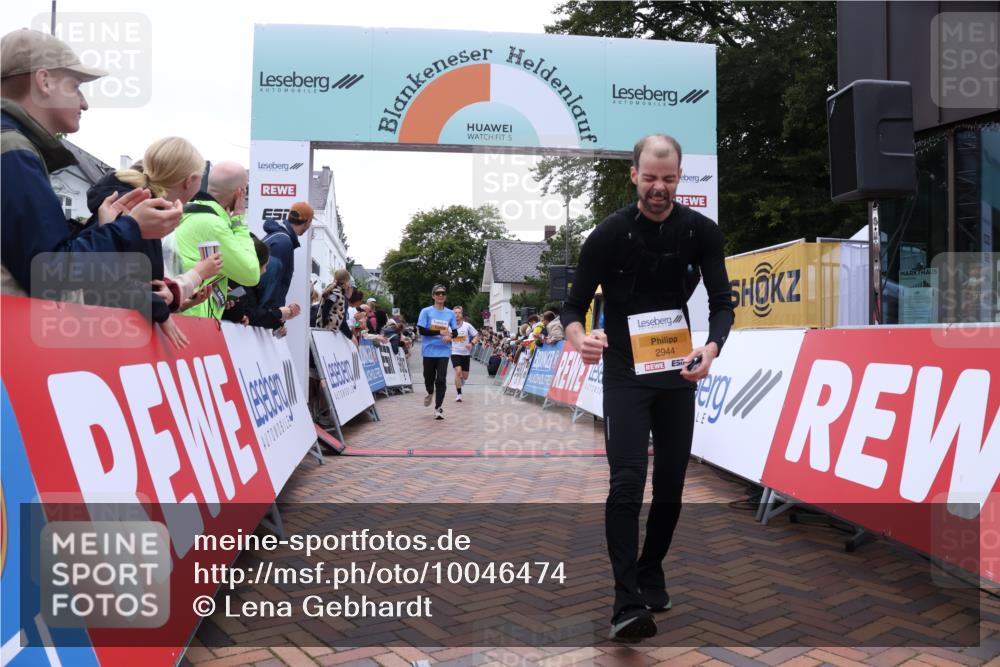 30.08.2026 - Blankeneser Heldenlauf Lena Gebhardt http://msf.ph/oto/10046474 30.08.2026 11:52:51 Ziel 2016, 2627, 2911, 2944, 4456 meine-sportfotos.de