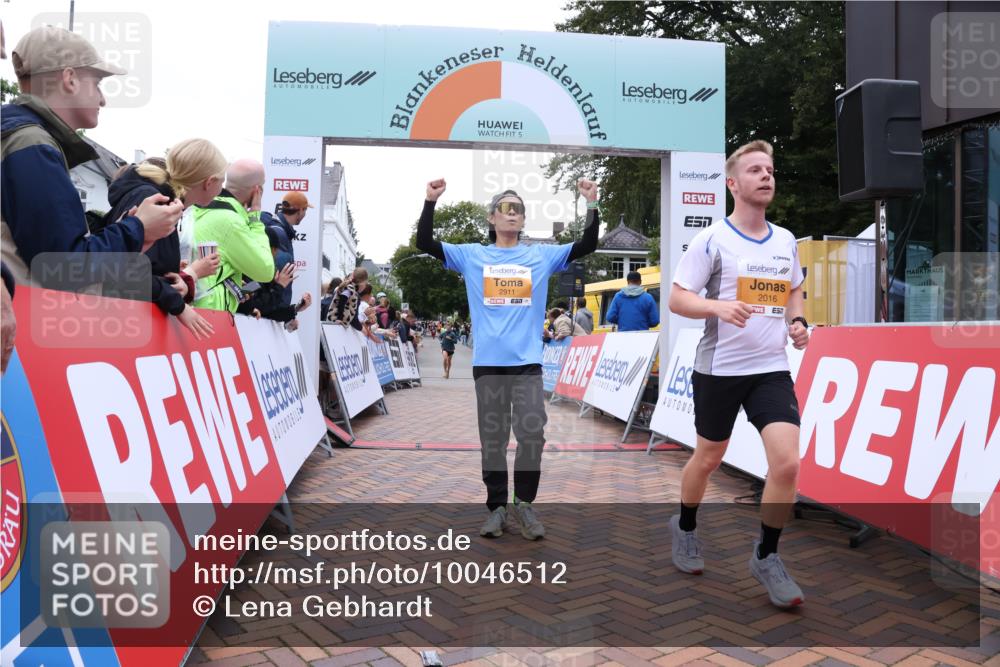 30.08.2026 - Blankeneser Heldenlauf Lena Gebhardt http://msf.ph/oto/10046512 30.08.2026 11:52:54 Ziel 2016, 2911, 2944, 4456 meine-sportfotos.de