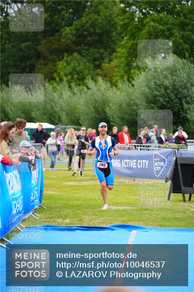 30.08.2026 - Elbe Triathlon Hamburg LAZAROV Photography http://msf.ph/oto/10046537 30.08.2026 10:25:57 Ziel 288 meine-sportfotos.de