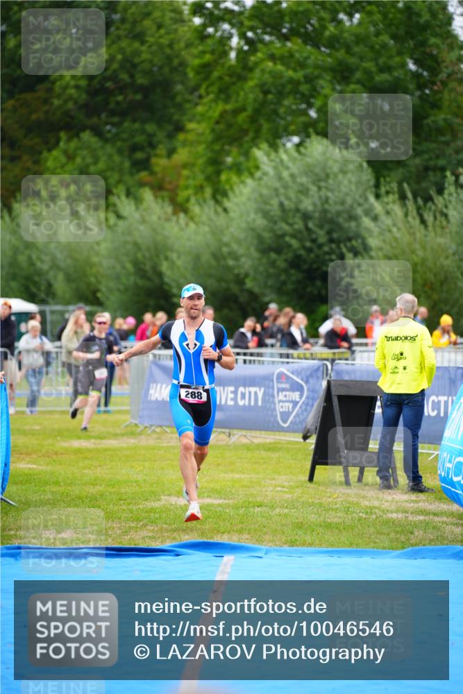 30.08.2026 - Elbe Triathlon Hamburg LAZAROV Photography http://msf.ph/oto/10046546 30.08.2026 10:25:58 Ziel 288 meine-sportfotos.de