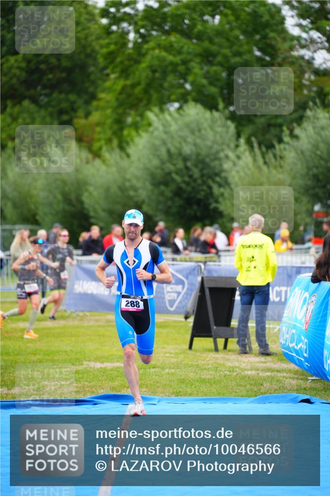 30.08.2026 - Elbe Triathlon Hamburg LAZAROV Photography http://msf.ph/oto/10046566 30.08.2026 10:25:59 Ziel 288 meine-sportfotos.de