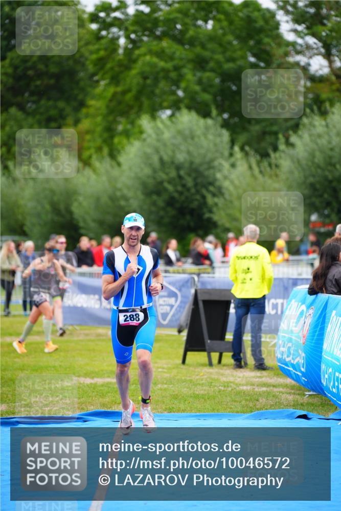 30.08.2026 - Elbe Triathlon Hamburg LAZAROV Photography http://msf.ph/oto/10046572 30.08.2026 10:25:59 Ziel 288 meine-sportfotos.de