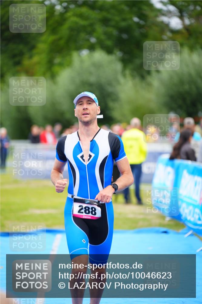 30.08.2026 - Elbe Triathlon Hamburg LAZAROV Photography http://msf.ph/oto/10046623 30.08.2026 10:26:01 Ziel 288 meine-sportfotos.de