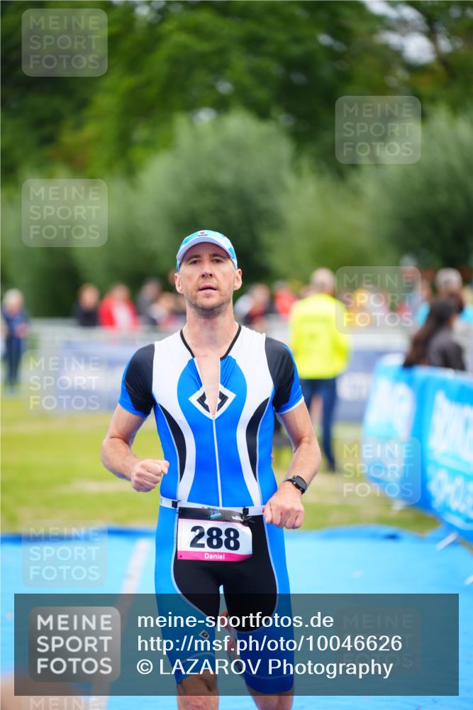 30.08.2026 - Elbe Triathlon Hamburg LAZAROV Photography http://msf.ph/oto/10046626 30.08.2026 10:26:01 Ziel 288 meine-sportfotos.de