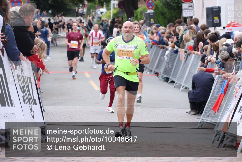 30.08.2026 - Blankeneser Heldenlauf Lena Gebhardt http://msf.ph/oto/10046647 30.08.2026 11:53:06 Ziel 2635 meine-sportfotos.de
