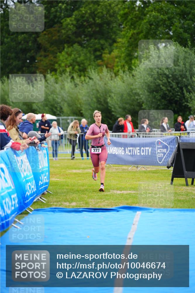 30.08.2026 - Elbe Triathlon Hamburg LAZAROV Photography http://msf.ph/oto/10046674 30.08.2026 10:26:19 Ziel 372 meine-sportfotos.de