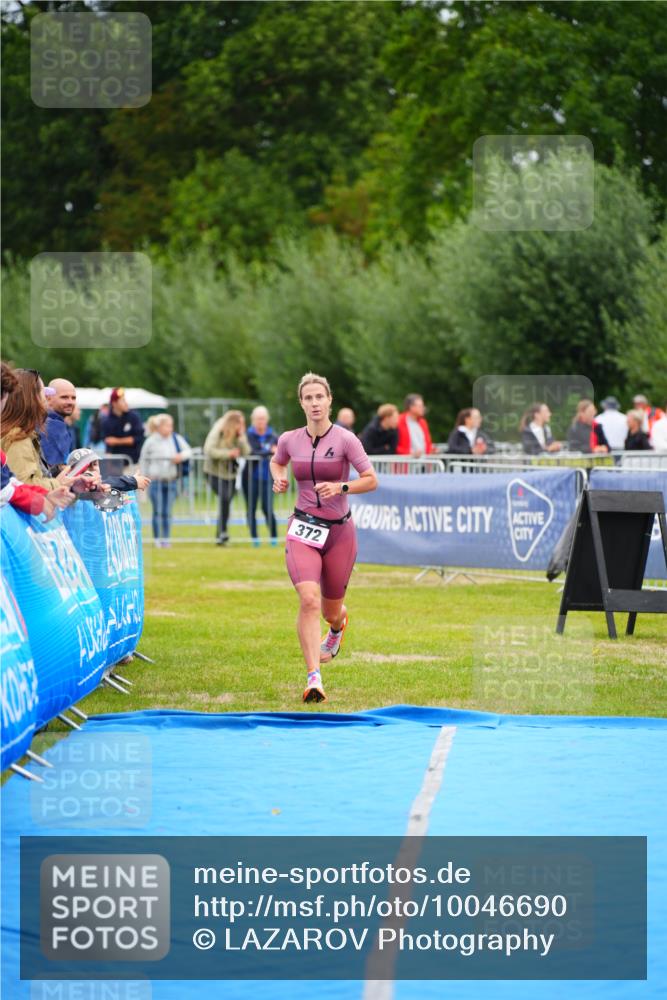 30.08.2026 - Elbe Triathlon Hamburg LAZAROV Photography http://msf.ph/oto/10046690 30.08.2026 10:26:20 Ziel 372 meine-sportfotos.de