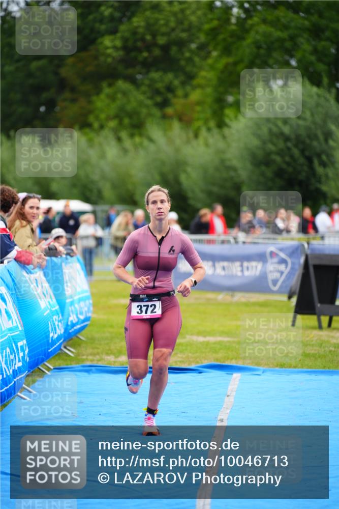30.08.2026 - Elbe Triathlon Hamburg LAZAROV Photography http://msf.ph/oto/10046713 30.08.2026 10:26:22 Ziel 286, 372 meine-sportfotos.de