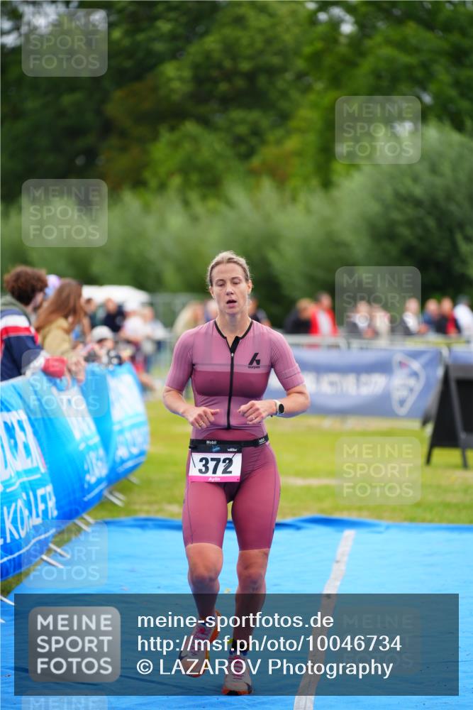 30.08.2026 - Elbe Triathlon Hamburg LAZAROV Photography http://msf.ph/oto/10046734 30.08.2026 10:26:23 Ziel 286, 372 meine-sportfotos.de