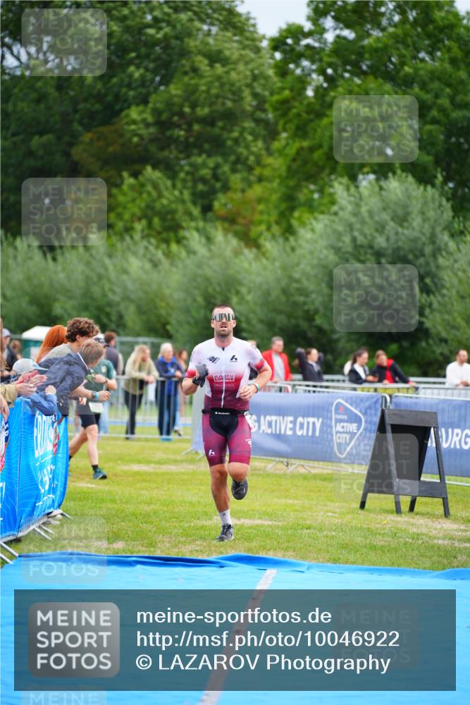 30.08.2026 - Elbe Triathlon Hamburg LAZAROV Photography http://msf.ph/oto/10046922 30.08.2026 10:27:54 Ziel 307 meine-sportfotos.de