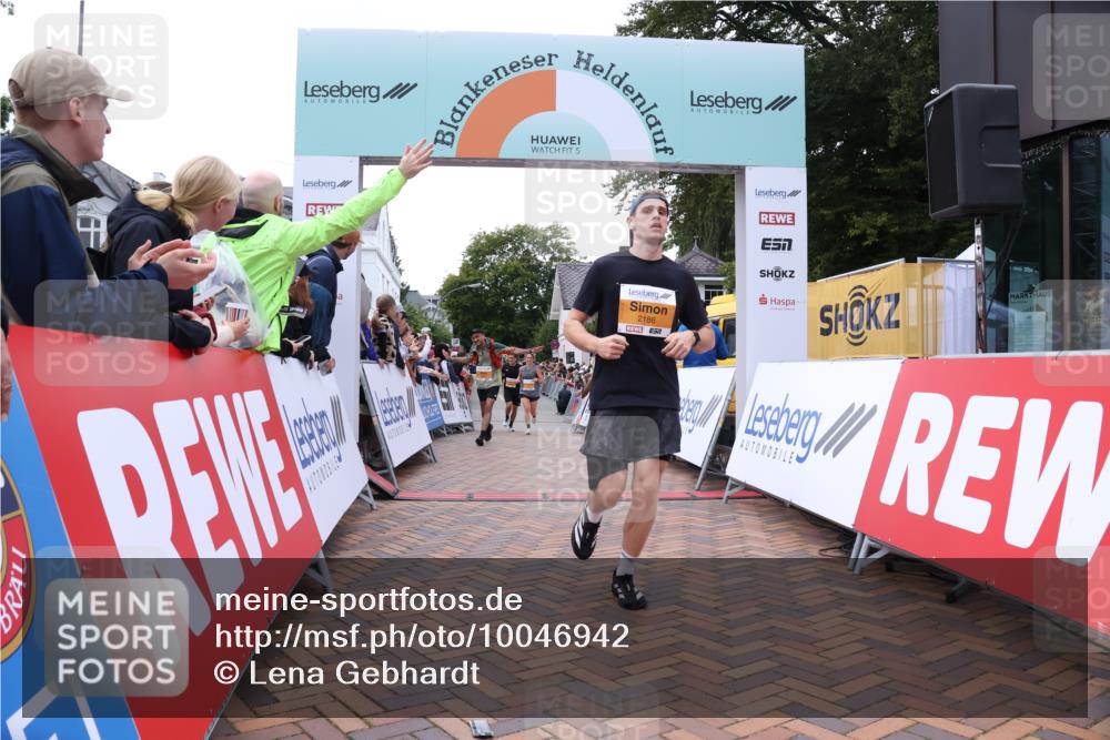 30.08.2026 - Blankeneser Heldenlauf Lena Gebhardt http://msf.ph/oto/10046942 30.08.2026 11:53:24 Ziel 2004, 2173, 2186, 2244, 2404, 2433, 2699 meine-sportfotos.de